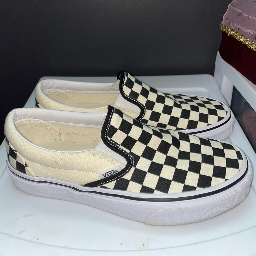 Brand new Checkered Slip on Vans men 6.5/women 8